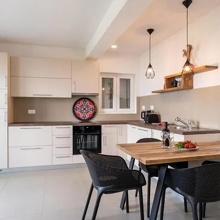 Casa Adelita Pag 公寓