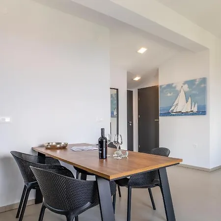 Apartament Adelita *