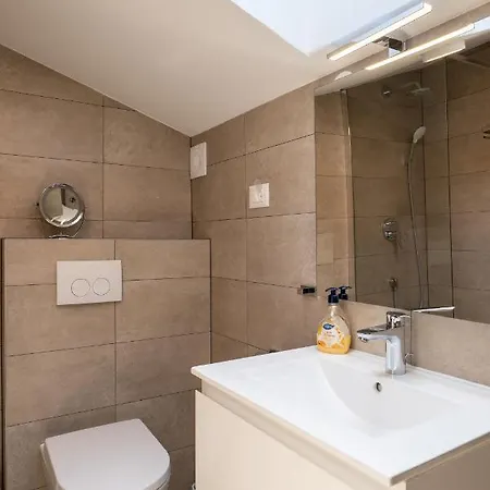 Apartament Adelita *